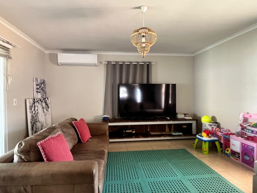 To Let 3 Bedroom Property for Rent in Sunningdale Western Cape